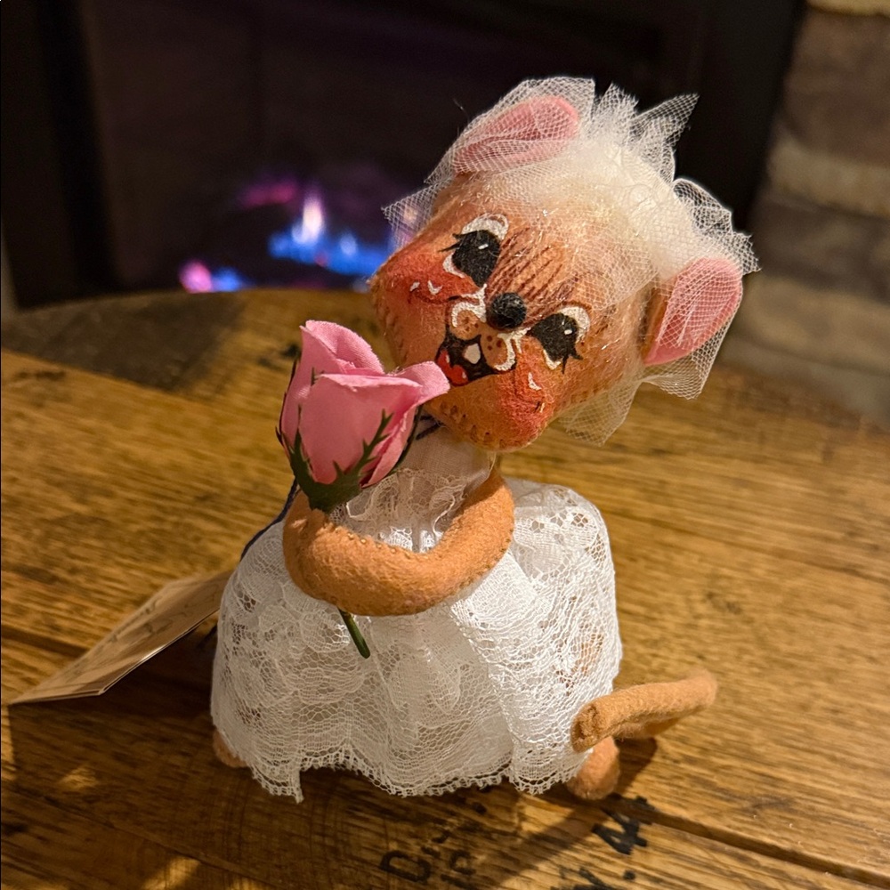 Vintage Bride Mouse Adorable Annalee 1994